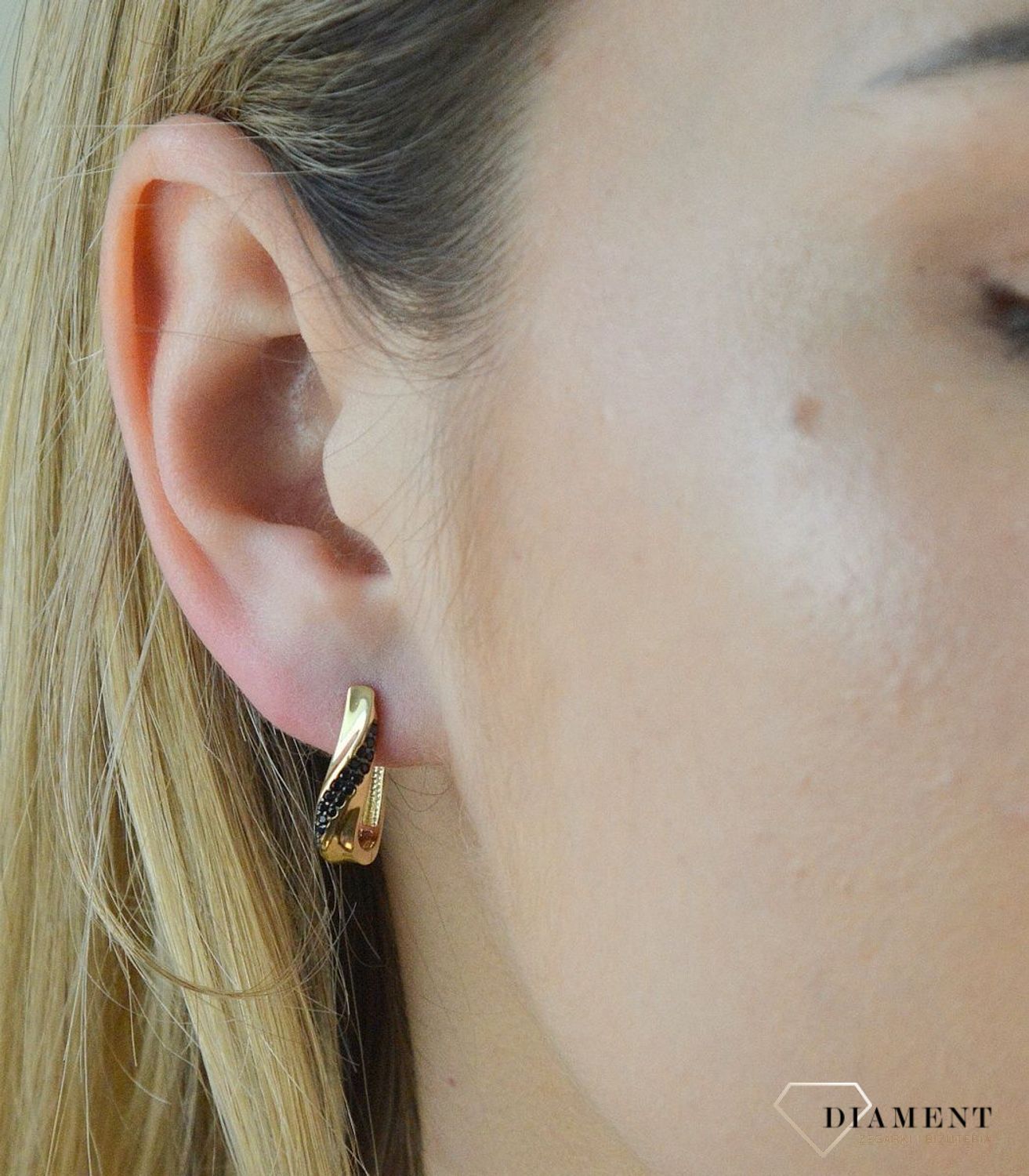 Złote kolczyki 585 czarna cyrkonia KL 11380.jpg